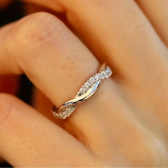 Cubic Zirconia Twisted Ring - Picture 5 of 5